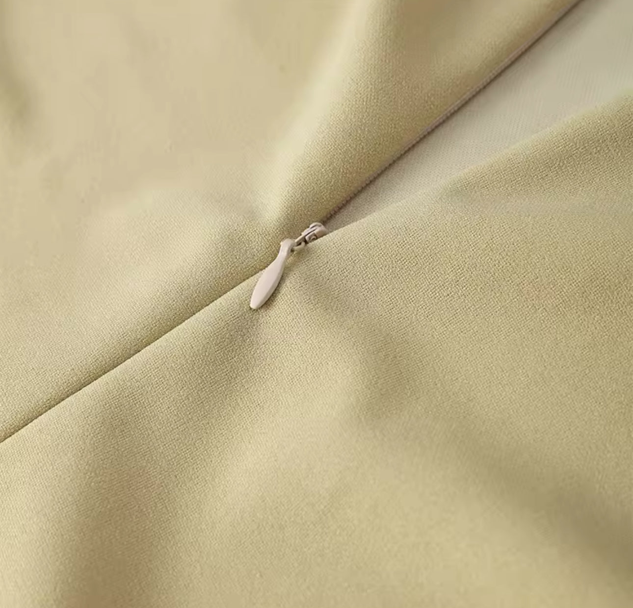 Alma - plissiertes Kleid